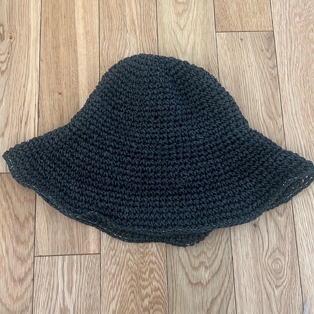 Black straw bucket hat